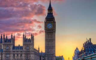 美国：伊朗一艘护卫舰在阿曼湾遭击沉