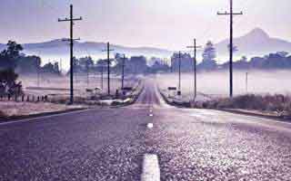 伊朗向美航母发射4枚导弹